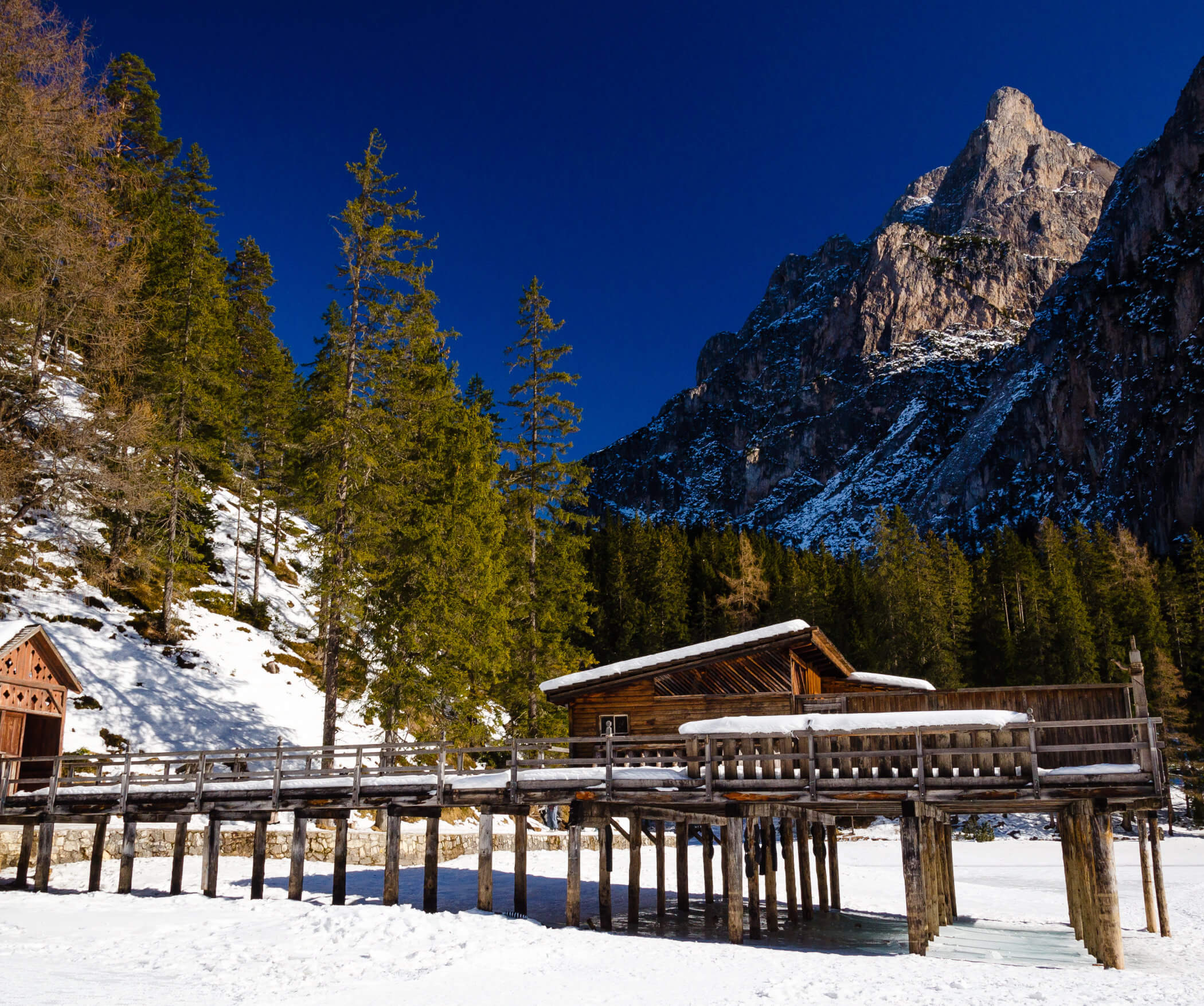 Steg am Pragser Wildsee