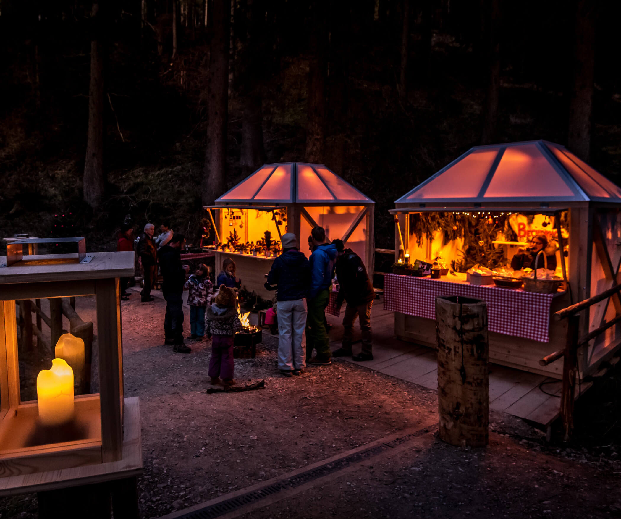 Abendstimmung am Weihnachtsmarkt Karer See