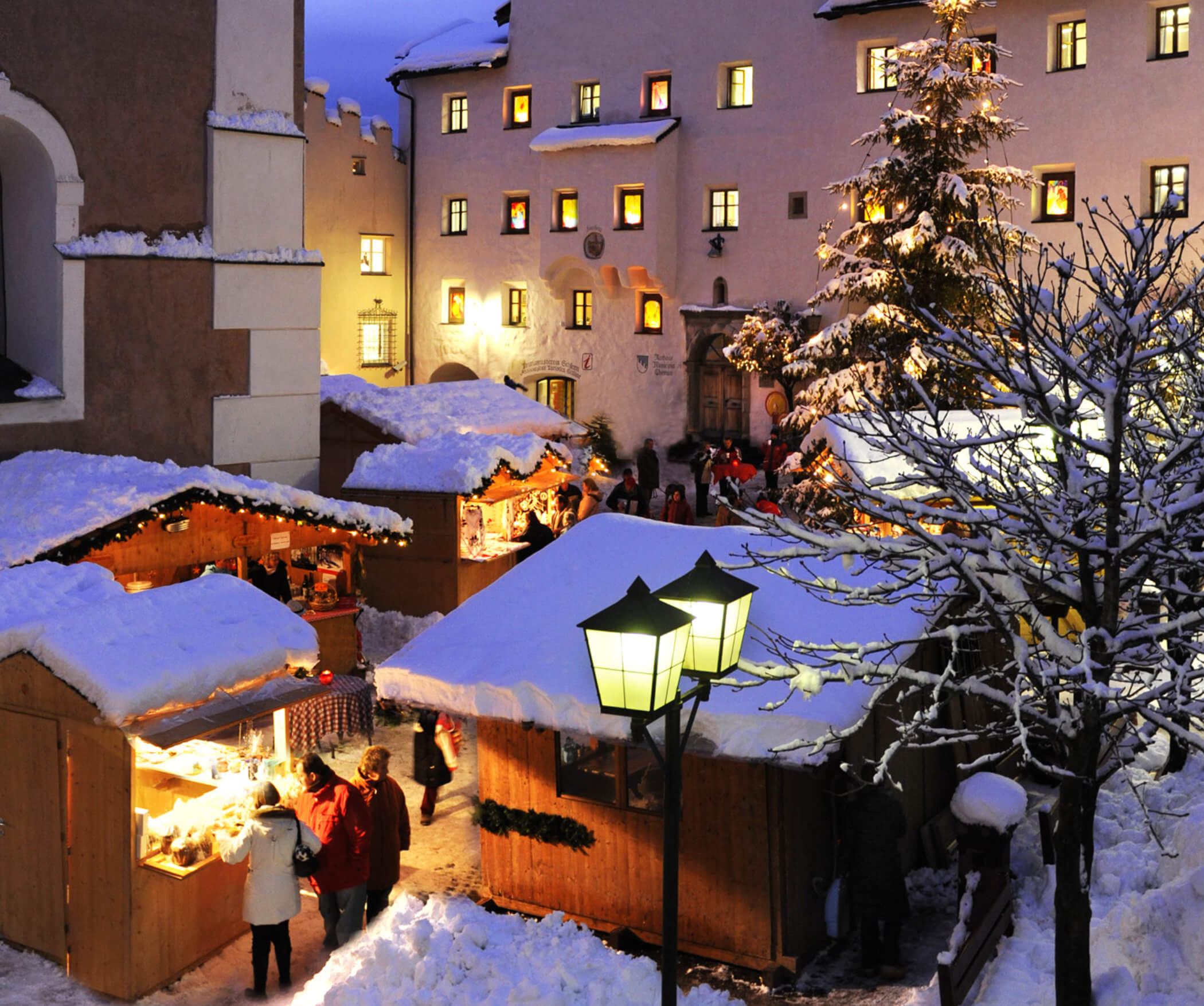 Blick zum Weihnachtsmarkt Kastelruth