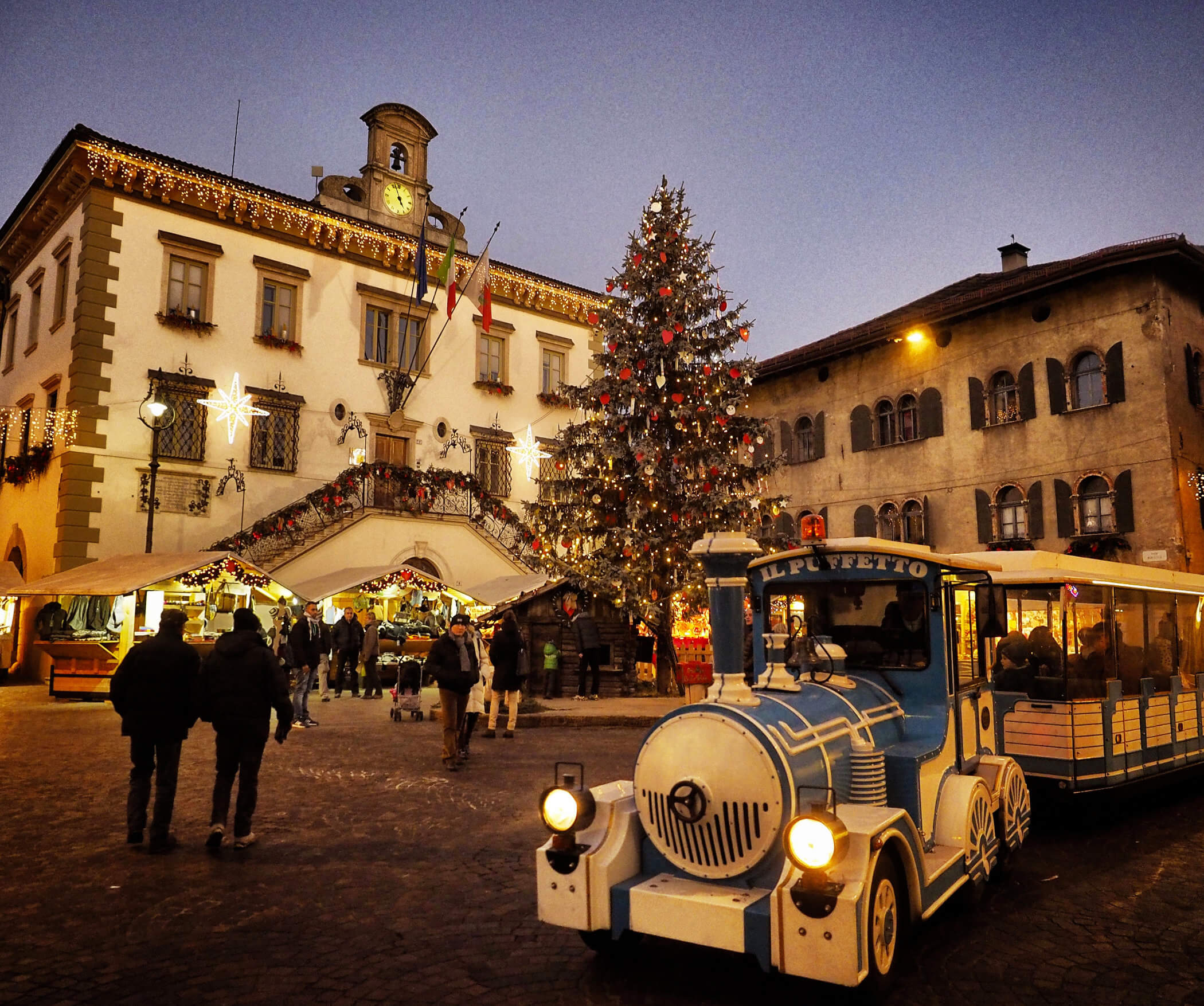 Ortszentrum - Weihnachtsmarkt Pergine Valsugana